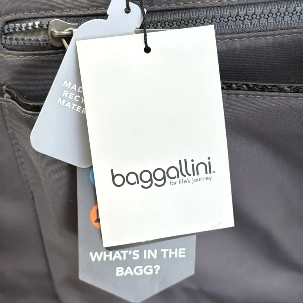 New Baggallini Fifth Avenue Weekender Bag. Gray w/snakeskin look handles & trim